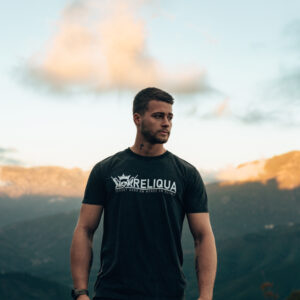 DEBOUT DANS UN MONDE EN RUINES - T-shirt